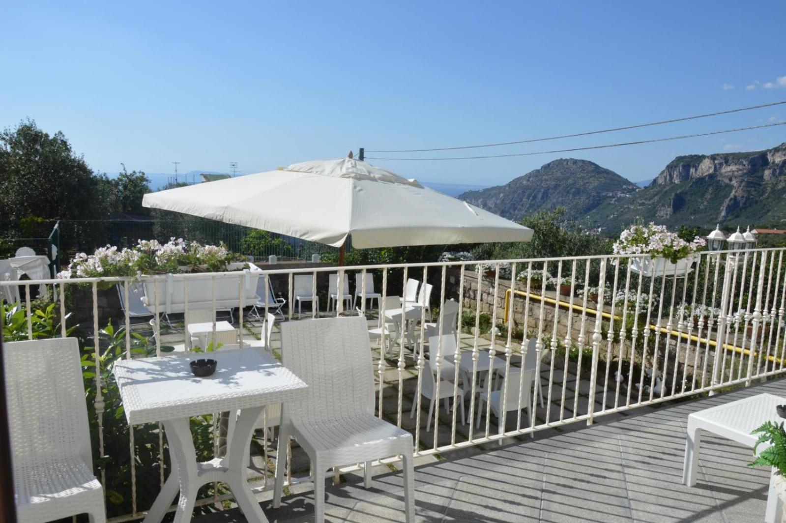 Hotel Royal Hills Piano di Sorrento Exterior foto